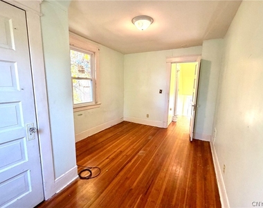 210 Grant Avenue - Photo Thumbnail 22