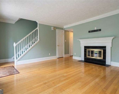 6106 Queen Anne Court - Photo Thumbnail 5
