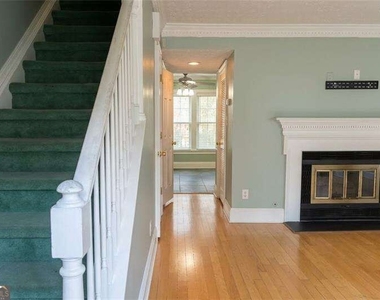 6106 Queen Anne Court - Photo Thumbnail 2