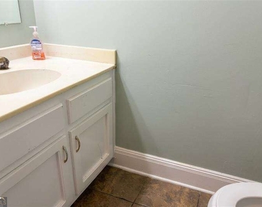 6106 Queen Anne Court - Photo Thumbnail 4