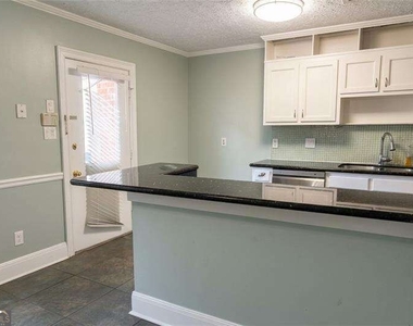 6106 Queen Anne Court - Photo Thumbnail 9