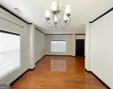 401 Norton Crossing - Photo Thumbnail 3