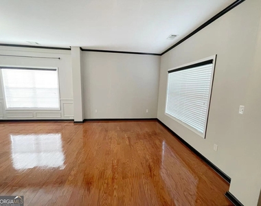 401 Norton Crossing - Photo Thumbnail 1