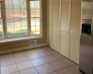 1455 Spalding Drive - Photo Thumbnail 9