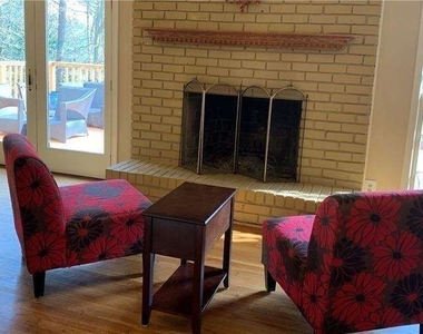 1455 Spalding Drive - Photo Thumbnail 5