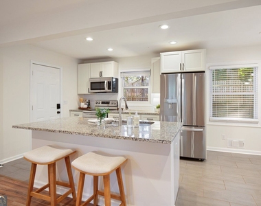 434 Afton Drive - Photo Thumbnail 13