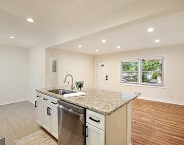 434 Afton Drive - Photo Thumbnail 24