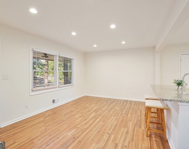 434 Afton Drive - Photo Thumbnail 20