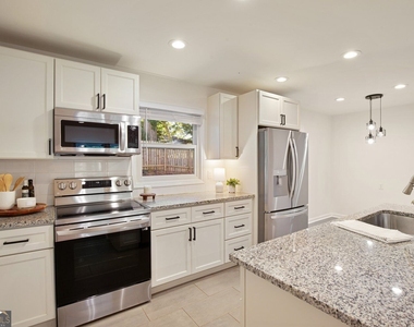 434 Afton Drive - Photo Thumbnail 15
