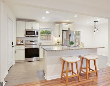 434 Afton Drive - Photo Thumbnail 11