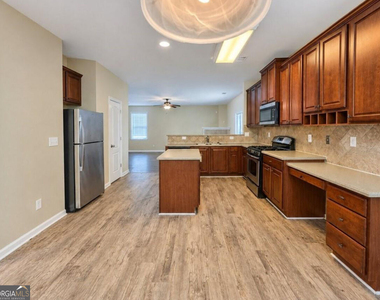 562 Preserve Park Drive Sw - Photo Thumbnail 3