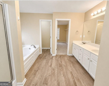 562 Preserve Park Drive Sw - Photo Thumbnail 7