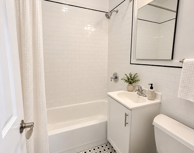 117 East 89th Street - Photo Thumbnail 5