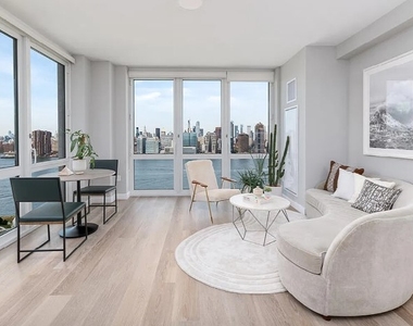 Long Island CIty - Photo Thumbnail 1