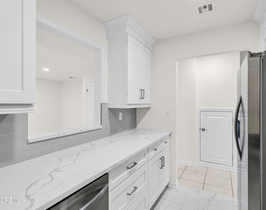 324 Crawford Street - Photo Thumbnail 17