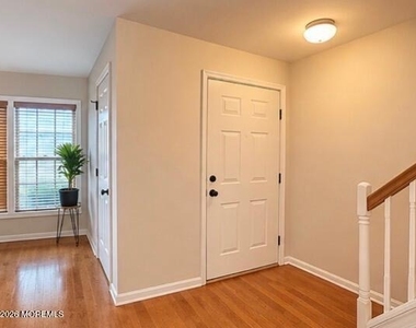 20 Washington Street - Photo Thumbnail 5
