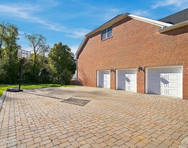 309 Flower Lane - Photo Thumbnail 28