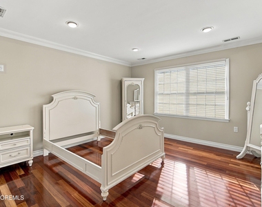 309 Flower Lane - Photo Thumbnail 14