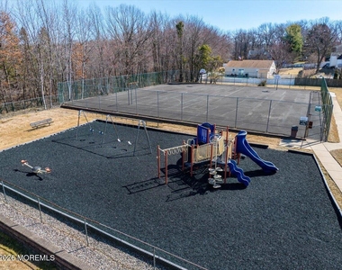 114 Village Green Way - Photo Thumbnail 29