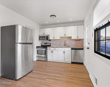 114 Village Green Way - Photo Thumbnail 17