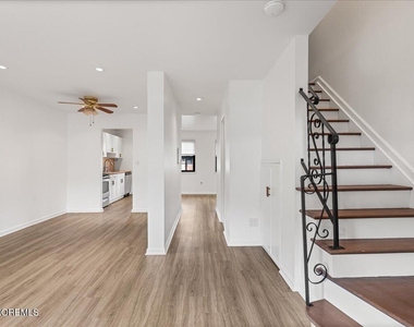114 Village Green Way - Photo Thumbnail 8