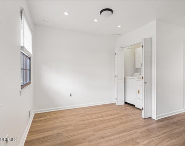 114 Village Green Way - Photo Thumbnail 23