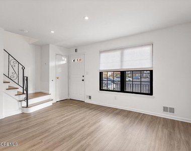 114 Village Green Way - Photo Thumbnail 10