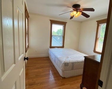 190 Oakwood Avenue - Photo Thumbnail 5