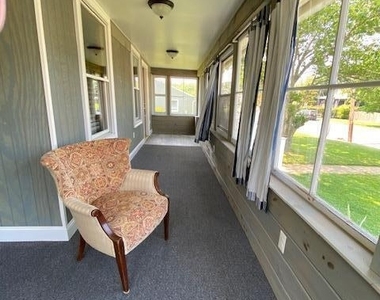 190 Oakwood Avenue - Photo Thumbnail 12