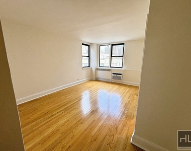 East 79th Street - Photo Thumbnail 1