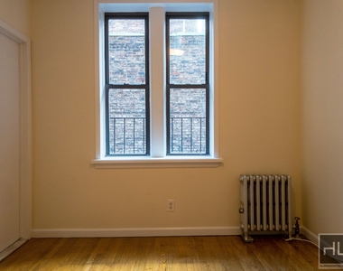 West 45 Street - Photo Thumbnail 1