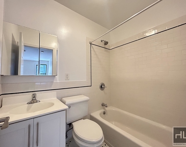 West 56 Street - Photo Thumbnail 5