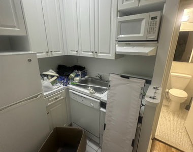 417 West 56th Street - Photo Thumbnail 3