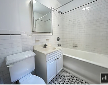 West 45 Street - Photo Thumbnail 4
