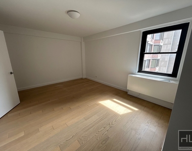 East 39th Street - Photo Thumbnail 5