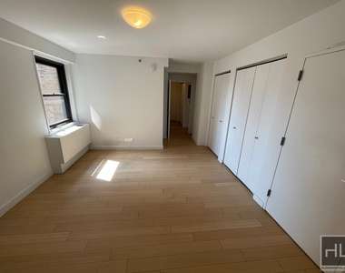 East 39th Street - Photo Thumbnail 2