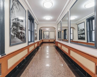 West 11th Street - Photo Thumbnail 3