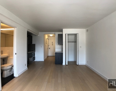 East 39th Street - Photo Thumbnail 1