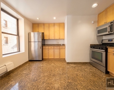 West 79 Street - Photo Thumbnail 6