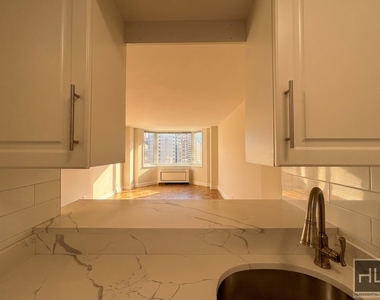 East 71st Street - Photo Thumbnail 1