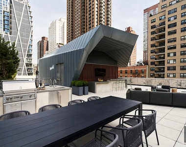 West 67th Street - Photo Thumbnail 9