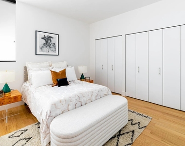 201 East 69th Street - Photo Thumbnail 16