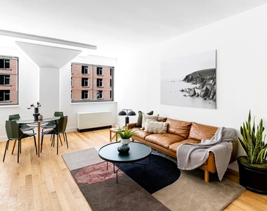 201 East 69th Street - Photo Thumbnail 4