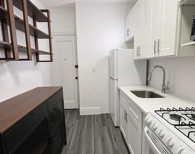 18 King Street - Photo Thumbnail 2