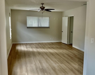 810 Park Place - Photo Thumbnail 16