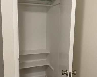 810 Park Place - Photo Thumbnail 13