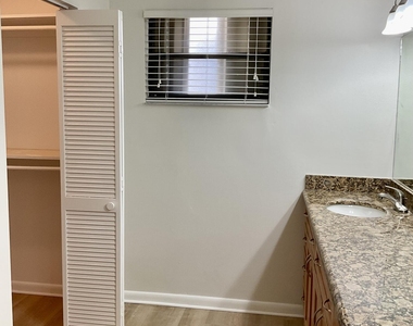 810 Park Place - Photo Thumbnail 17