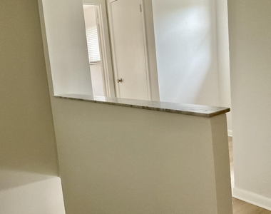 810 Park Place - Photo Thumbnail 21