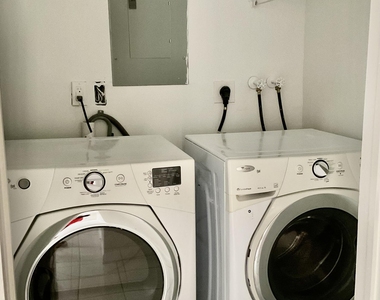 810 Park Place - Photo Thumbnail 10
