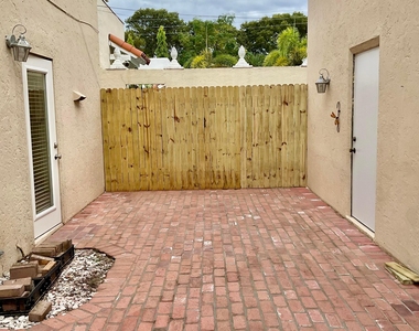810 Park Place - Photo Thumbnail 27